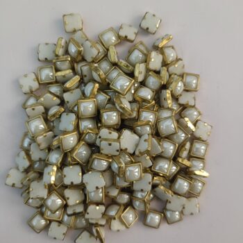 White Pearl Kundan Square Shape